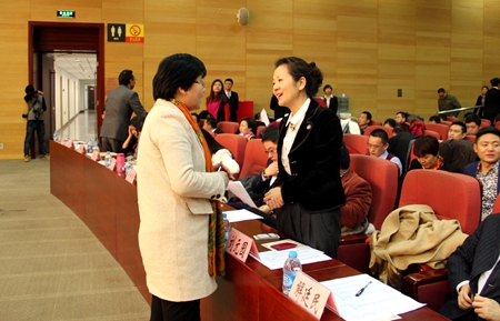 刘校长与企业家交流.JPG
