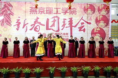 商学院：乌苏里船歌.JPG