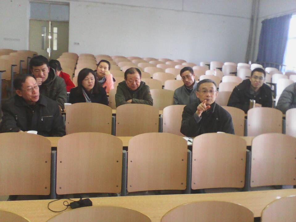 赵志华副校长对参赛辅导员进行点评.jpg