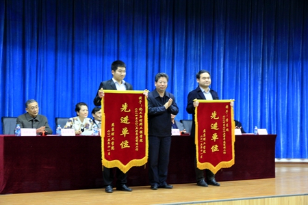 宣传先进.JPG
