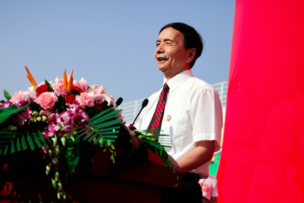 盛校长致辞.jpg