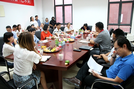 艺术座谈会现场.JPG