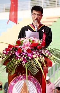 毕业生代表发言.jpg