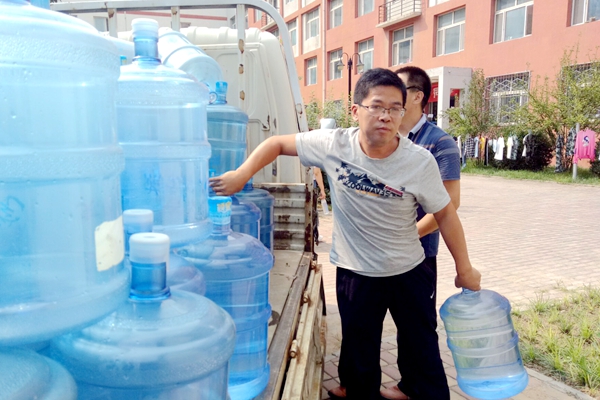 送水师傅.jpg