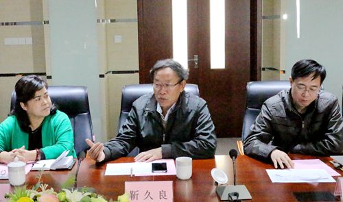 公司成长学院院长靳久良讲话_副本.jpg