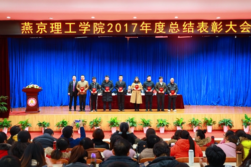 李建英2.jpg