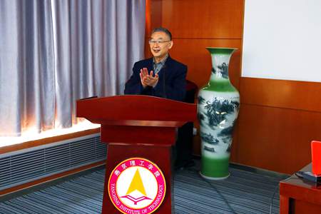 赵校长总结讲话.JPG